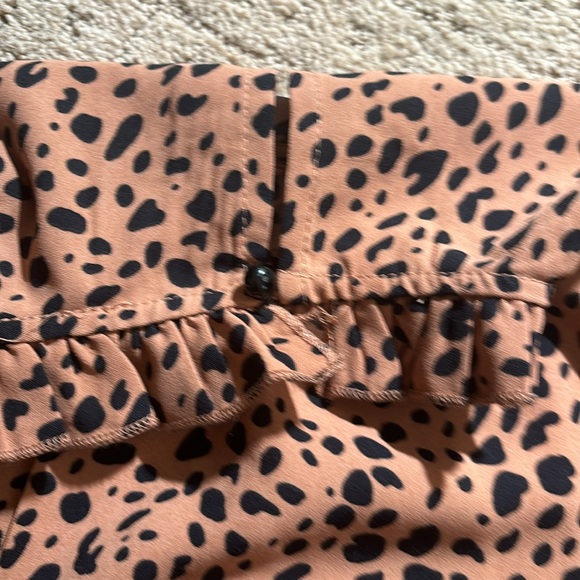 Animal Print Puff Sleeve Blouse - Picture 3 of 4